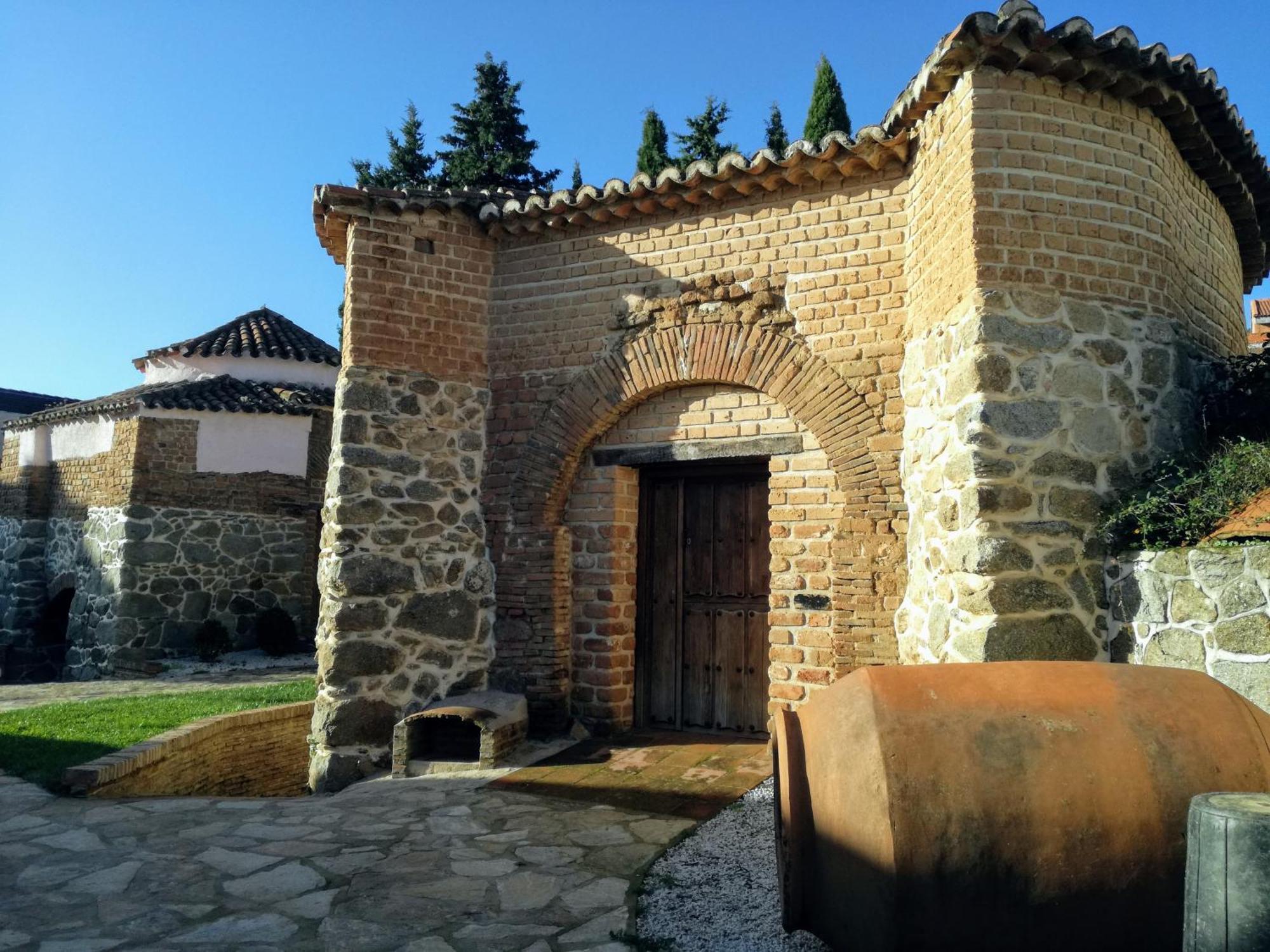 Ruralrut-El Tiemblo Wifi, Cabina De Hidromasaje, Aire Acondicionado Y A Pocos Metros De Zonas De Bano Naturales Zewnętrze zdjęcie